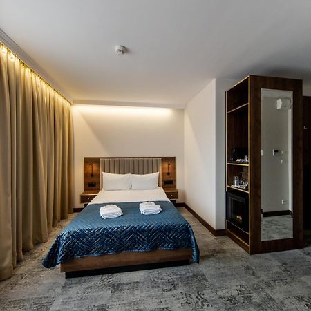 לינה וארוחת בוקר Sleep&Fly Okecie Warsaw Airport מראה חיצוני תמונה