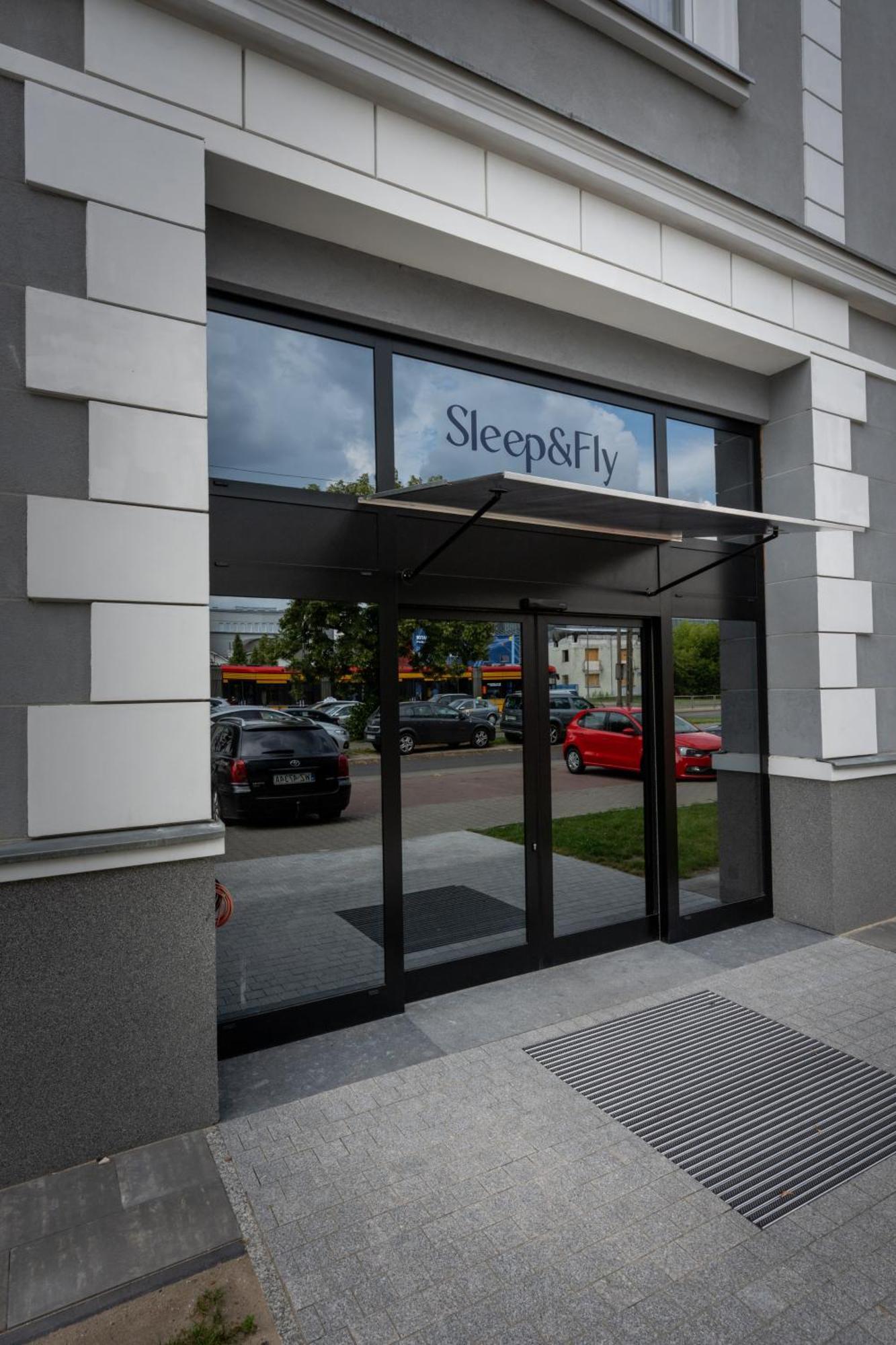 לינה וארוחת בוקר Sleep&Fly Okecie Warsaw Airport מראה חיצוני תמונה