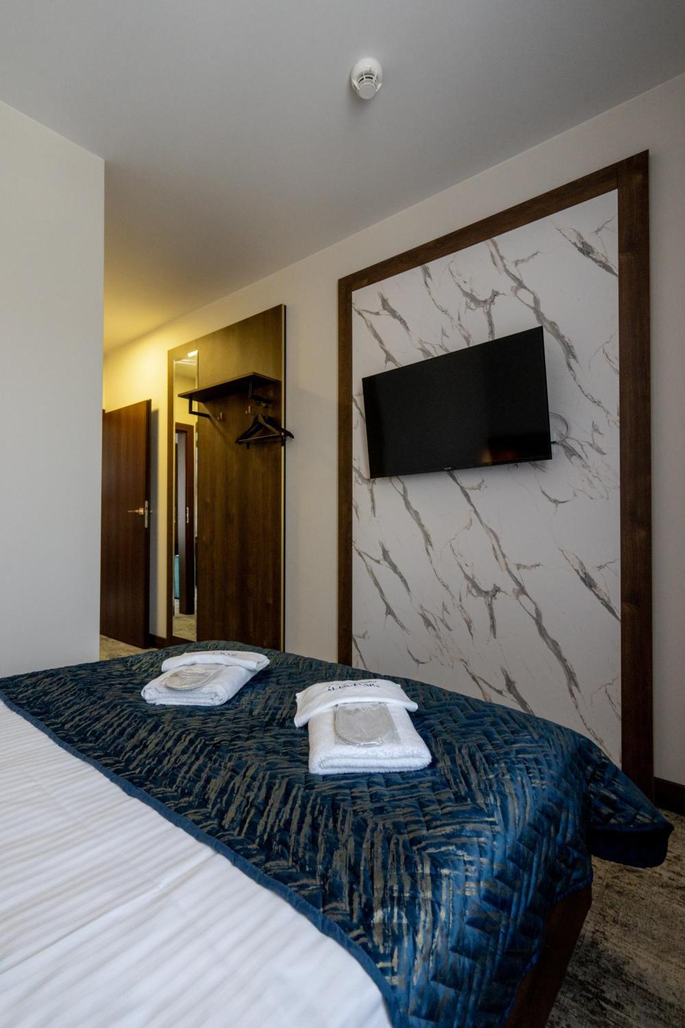לינה וארוחת בוקר Sleep&Fly Okecie Warsaw Airport מראה חיצוני תמונה