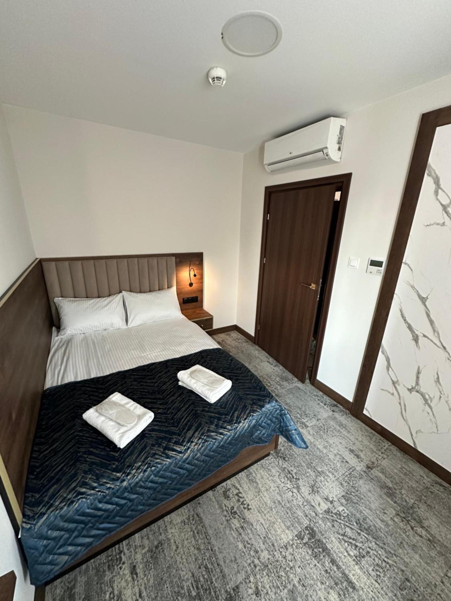 לינה וארוחת בוקר Sleep&Fly Okecie Warsaw Airport מראה חיצוני תמונה