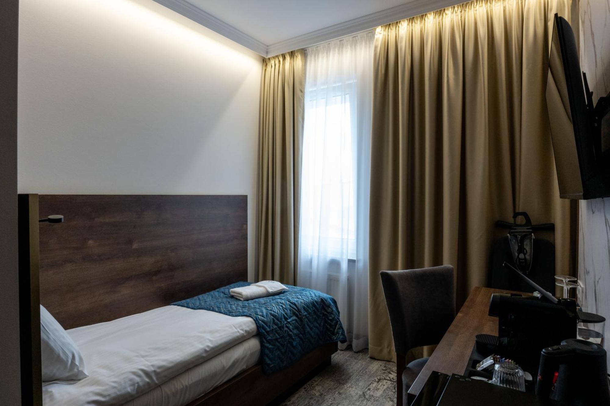 לינה וארוחת בוקר Sleep&Fly Okecie Warsaw Airport מראה חיצוני תמונה