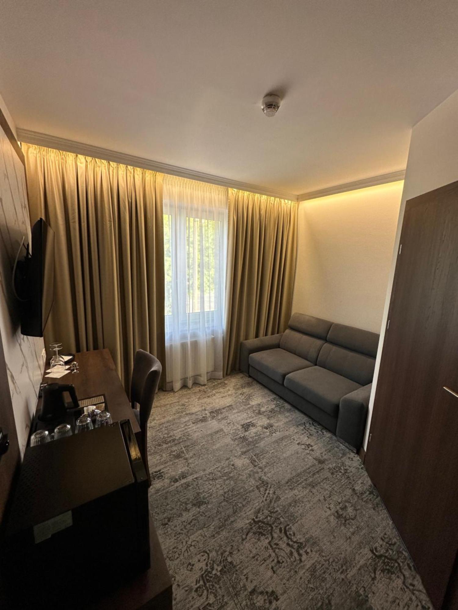 לינה וארוחת בוקר Sleep&Fly Okecie Warsaw Airport מראה חיצוני תמונה