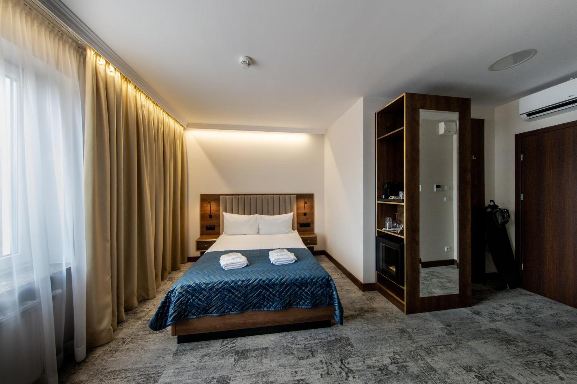 לינה וארוחת בוקר Sleep&Fly Okecie Warsaw Airport מראה חיצוני תמונה