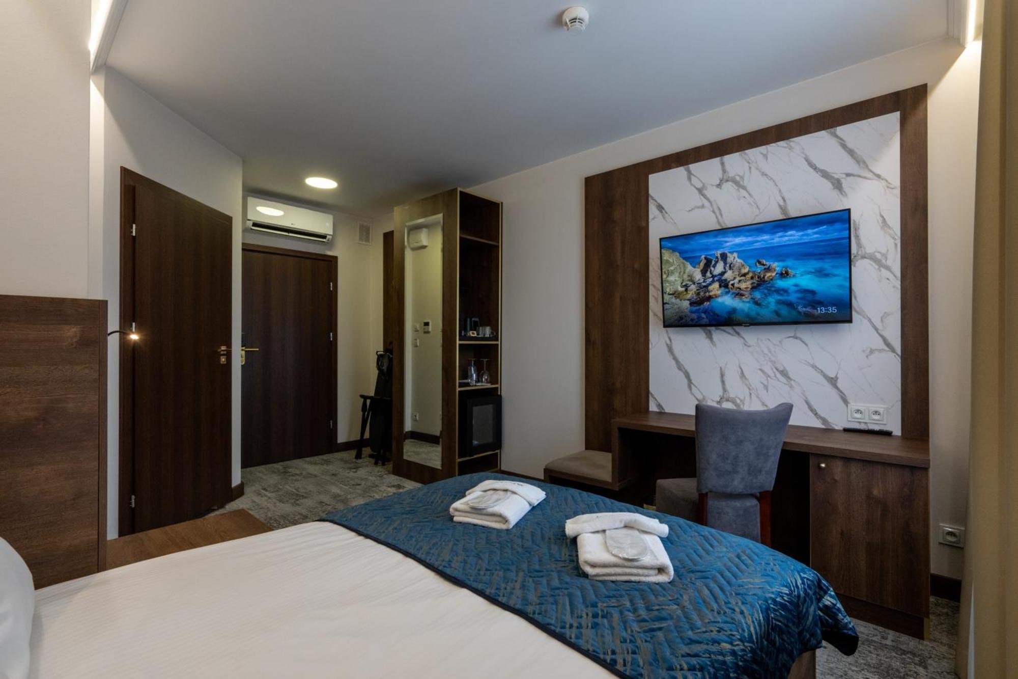 לינה וארוחת בוקר Sleep&Fly Okecie Warsaw Airport מראה חיצוני תמונה